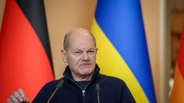 Entschlossene Miene: Scholz in Kiew. - &copy; Kay Nietfeld/dpa