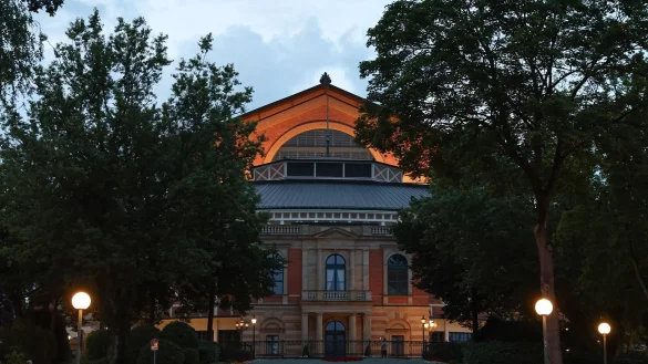 Den &ouml;ffentlichen Haushalten geht es schlecht - die Bayreuther Festspiele m&uuml;ssen deshalb sparen. (Archivbild) - &copy; Daniel L&ouml;b/dpa