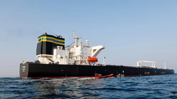 Die EU will mit neuen Sanktionen die Erlöse aus russischen Ölgeschäften verringern und mögliche Unglücke verhindern. (Archivbild) - © Frank Molter/dpa