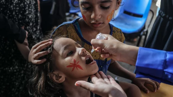 Bombardierungen und Vertreibungen stoppen die Polio-Impfkampagne. (Archivbild) - &copy; Abed Rahim Khatib/dpa