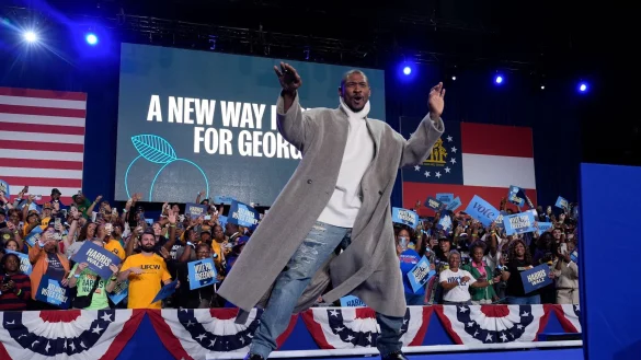 Usher wird vom Publikum in Atlanta gefeiert. - &copy; Jacquelyn Martin/AP/dpa