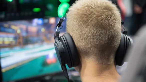 Klangqualit&auml;t, Handhabung, Tragekomfort und Verarbeitung: Die belgische Verbraucherorganisation &laquo;Test-Achats&raquo; hat 10 Gaming-Headsets getestet. - &copy; Andrea Warnecke/dpa-tmn