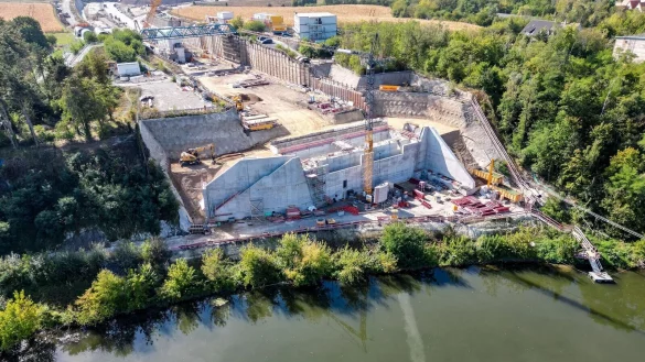 Auch auf Autobahnbaustellen darf k&uuml;nftig wohl nur nach Tarif bezahlt werden. (Symbolbild) - &copy; Jan Woitas/dpa