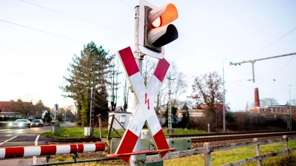 Der Bahnverkehr zwischen Leer und Rheine l&auml;uft wieder. (Symbolbild) - &copy; Hauke-Christian Dittrich/dpa