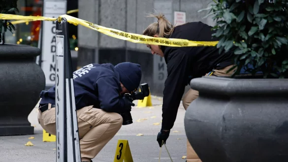 Die Polizei hat zahlreiche Hinweise erhalten. - © Stefan Jeremiah/AP/dpa