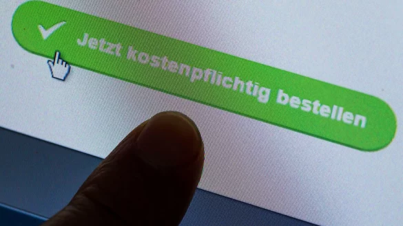 Online-Shopping immer beliebter (Symbolbild) - &copy; Jens B&uuml;ttner/dpa