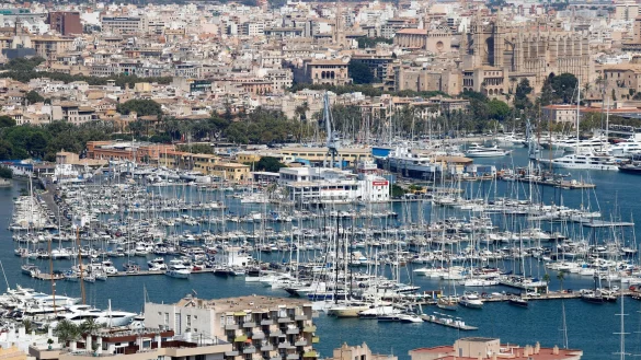 Der tragische Unfall geschah auf der Partyinsel unweit des Jachthafens. (Foto Archiv) - &copy; Clara Margais/dpa