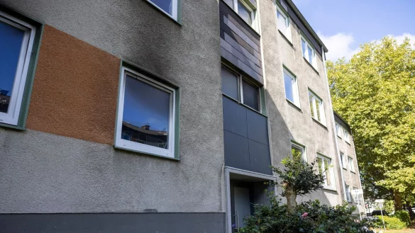 Viele Menschen wurden durch zwei Brandstiftungen in Essen verletzt - ein Kind liegt weiterhin auf der Intensivstation. (Archivbild) - &copy; Thomas Banneyer/dpa