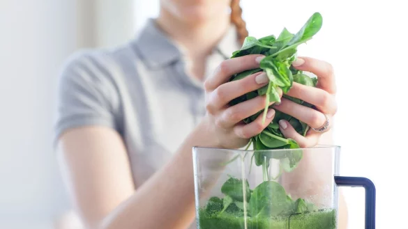 Die Stiftung Warentest hat Mixer von klein bis gro&szlig; getestet: f&uuml;nf Smoothie-Maker und elf Stand- und Hochleistungsmixer. - &copy; Christin Klose/dpa-tmn