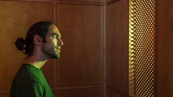 Der KI-Jesus sei eine experimentelle Kunstinstallation, betonen die Oberen der Peterskapelle in Luzern. - © Lukasgesellschaft/dpa