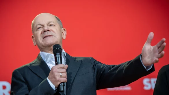 Was heißt Tünkram auf Hochdeutsch? Scholz liefert die Übersetzung. - © Michael Kappeler/dpa