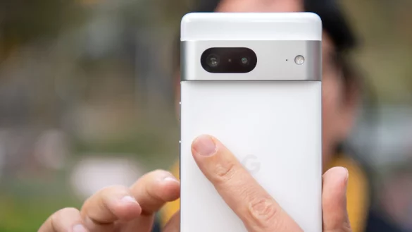 Dezember-Drop von Google: Drei Pixel-Baureihen bekommen nun länger Betriebssystem-Upgrades. - © Bernd Diekjobst/dpa-tmn