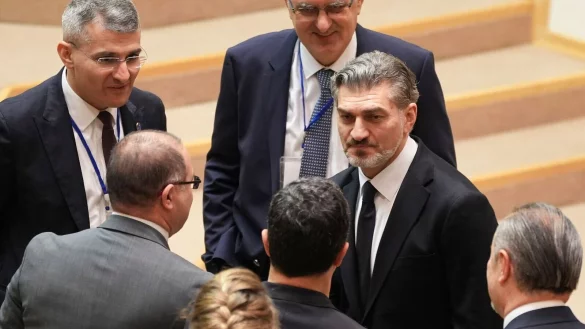 In Georgien ist mit dem Ex-Fußballer Michail Kawelaschwili der Kandidat der Regierungspartei Georgischer Traum zum neuen Präsidenten gewählt worden. - © Uncredited/AP/dpa