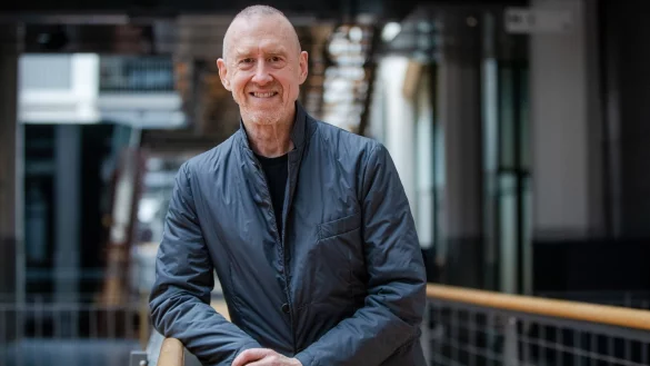 Prägende Figur des Ballets: William Forsythe. (Archivbild) - © Christoph Schmidt/dpa