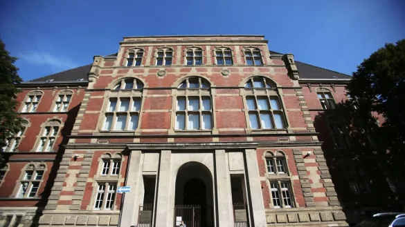 Das Verwaltungsgericht K&ouml;ln hat die Abschiebung eines Salafistenpredigers f&uuml;r unrechtm&auml;&szlig;ig erkl&auml;rt (Archivbild). - &copy; picture alliance / dpa