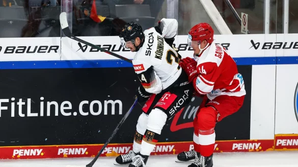 Deutschland und D&auml;nemark lieferten sich ein torreiches erstes Spiel beim Deutschland Cup. - &copy; Daniel L&ouml;b/dpa