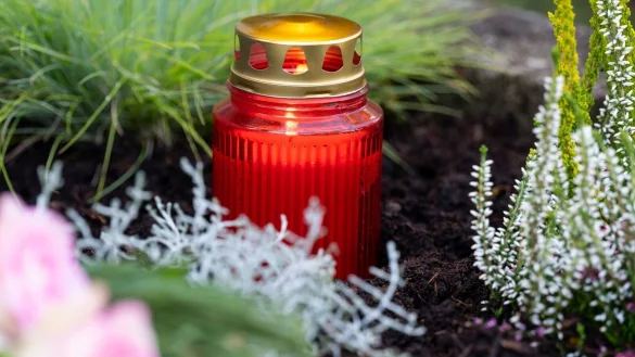 Die Weihnachtstage können für Trauernde sehr schwer werden. (Symbolbild) - © Sven Hoppe/dpa