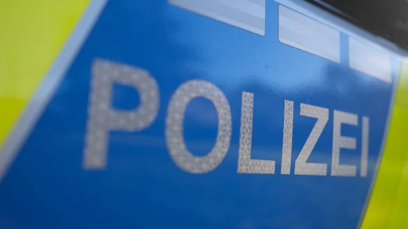 Die Schule hat Anzeige wegen Hausfriedensbruchs erstattet. (Symbolbild) - © Bernd Weißbrod/dpa