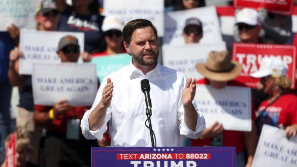 J.D. Vance wirbt in Tuscon im Swing State Arizona um Stimmen von Latinos. (Archivbild) - &copy; Grace Trejo/Arizona Daily Star/AP/dpa