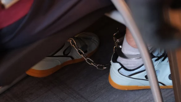 Die Staatsanwaltschaft wirft dem Vater Mord durch Unterlassen und gef&auml;hrliche K&ouml;rperverletzung vor. - &copy; Sebastian Willnow/dpa