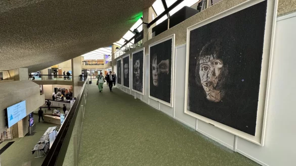 Erschaffen von einer Roboterk&uuml;nstlerin: Kunstwerke von Ai-Da. (Archivbild) - &copy; Ai-Da Robot Studio/PA Media/dpa