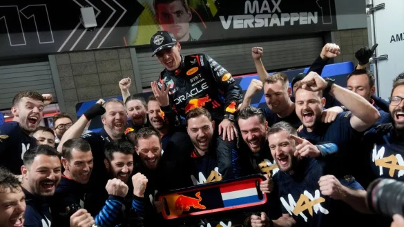 Die internationale Presse feierte den alten und neuen Champion - &copy; Matt York/AP/dpa