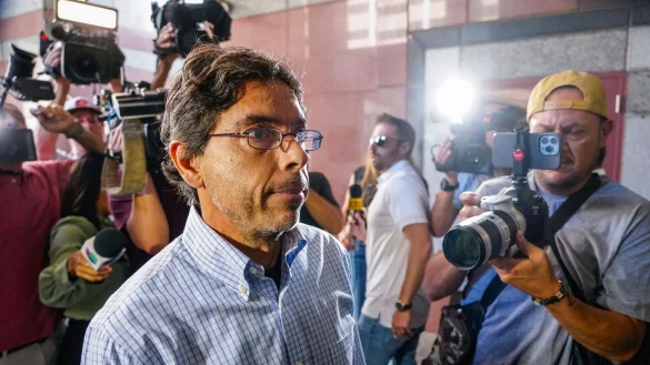 Nach dem Tod des Schauspielers Matthew Perry r&auml;umt ein angeklagter Arzt seine Schuld ein. (Archivbild) - &copy; Damian Dovarganes/AP/dpa