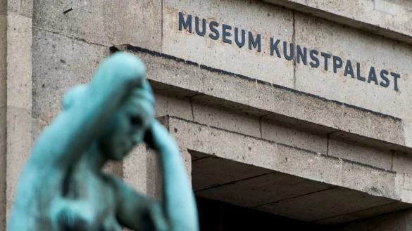 Das Museum Kunstpalast zieht mit seiner Ausstellung mit Arbeiten von Gerhard Richter die Besucher an. In den ersten vier Wochen kamen &uuml;ber 30.000 Menschen. (Archivbild) - &copy; Monika Skolimowska/dpa