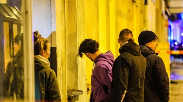 Die Vernehmungen der Tatverd&auml;chtigen dauern an. - &copy; Alex Talash/dpa