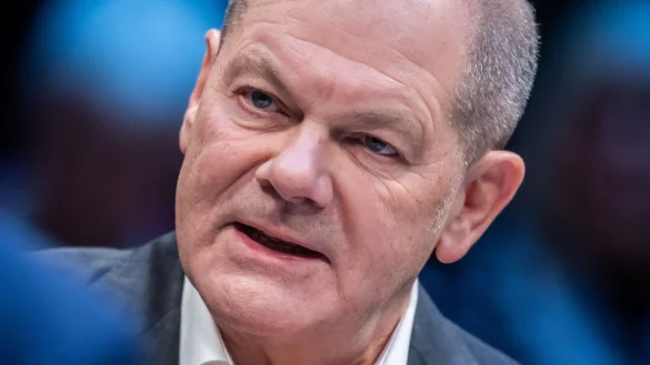 Kanzler Scholz macht eine klare Ansage für den Fall einer Wahlniederlage. - © Michael Kappeler/dpa