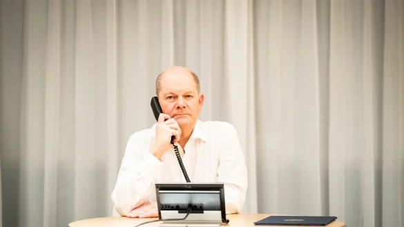 Scholz will Putin gegebenenfalls wieder anrufen - aber Illusionen macht er sich nicht. (Archivbild) - &copy; Steffen Kugler/Bundesregierung/dpa-Pool/dpa