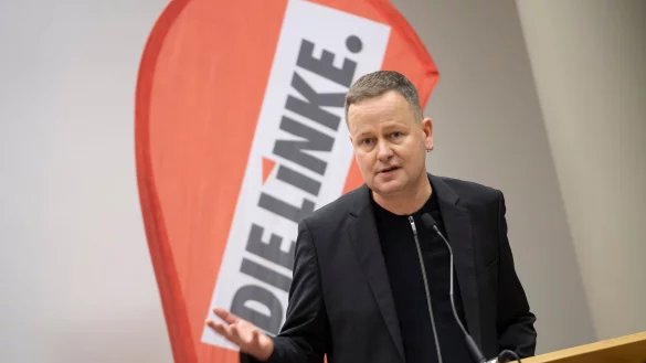 Hat nach einem Eklat die Linke verlassen: der ehemalige Senator Klaus Lederer. (Archivbild) - © Paul Zinken/dpa