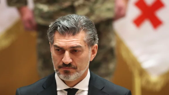 Der frühere Fußballer Michail Kawelaschwili ist neuer Präsident der seit Wochen von proeuropäischen Protesten erschütterten Südkaukasusrepublik Georgien. - © Irakli Gedenidze/Pool Reuters/AP/dpa