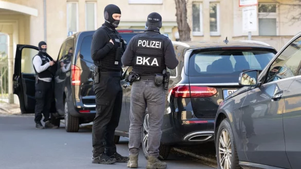 Bei der Razzia gegen mutma&szlig;liche Rechtsterroristen in Deutschland, Polen und &Ouml;sterreich wurden am Dienstag acht M&auml;nner festgenommen (Archivbild). - &copy; Sebastian Kahnert/dpa