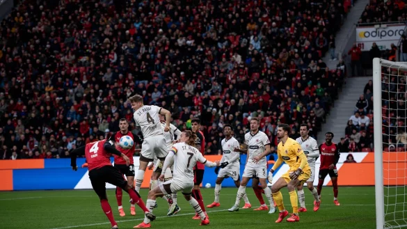 Zweites Saisontor für Tah. - © Fabian Strauch/dpa