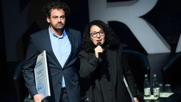 Shai Hoffmann und Jouanna Hassoun werben in deutschen Schulen f&uuml;r Verst&auml;ndigung zwischen Israel und Pal&auml;stinensern (Archivbild). - &copy; Bernd von Jutrczenka/dpa
