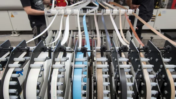 Viele Sorgen im Mittelstand (Archivbild) - © Marijan Murat/dpa