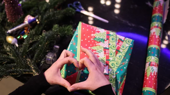 Laut einer repr&auml;sentativen Umfrage werden elf Prozent der Senioren Heiligabend allein sein. (Symbolbild) - &copy; Christian Charisius/dpa