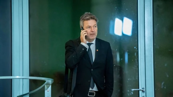 Gr&uuml;nen-Kanzlerkandidat Robert Habeck will Milliard&auml;re zur Kasse bitten. (Archivbild) - &copy; Michael Kappeler/dpa