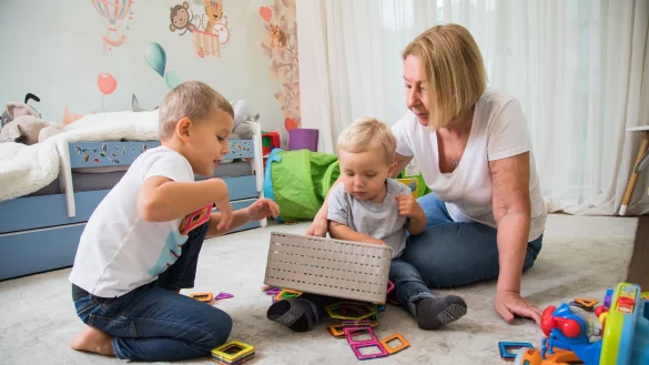 F&uuml;r einen k&uuml;rzeren Altersabstand zwischen den Geschwistern sprechen nicht nur praktische und finanzielle Gr&uuml;nde, sondern auch ein gleicher Erziehungsansatz. - &copy; Christin Klose/dpa-tmn