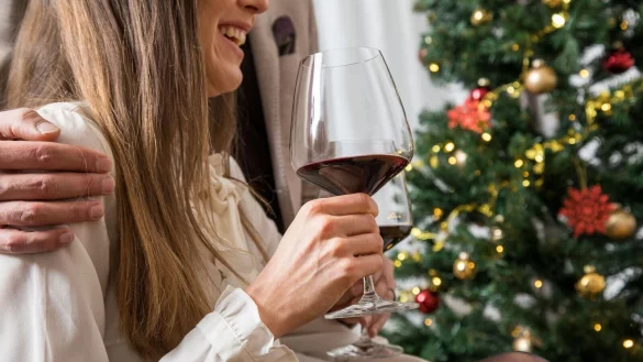 Weihnachtsmomente genie&szlig;en: Entspannte Gespr&auml;che machen die Feiertage besonders harmonisch. - &copy; Christin Klose/dpa-tmn