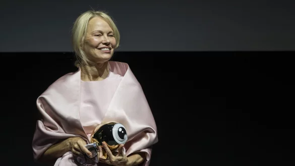 &laquo;Begleiten Sie mich bei meinem neuen Kapitel&raquo;: Pamela Anderson in Z&uuml;rich. - &copy; Ennio Leanza/KEYSTONE/dpa