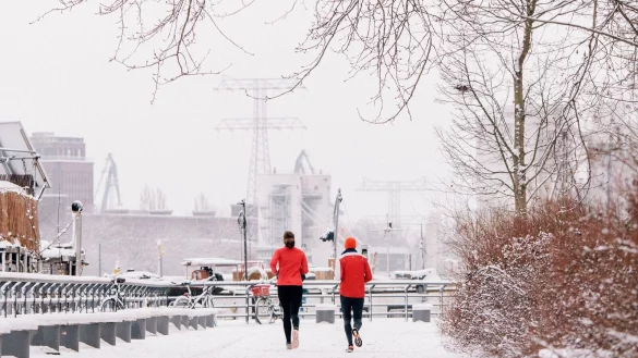 Mehr Sport im neuen Jahr - und dabei auch an die Umwelt denken: klappt mit nachhaltiger Sportbekleidung. - © Zacharie Scheurer/dpa-tmn