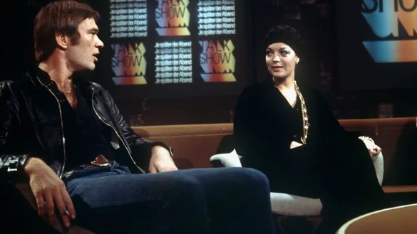 Unvergessen: Romy Schneider und Burkhard Driest am 30. Oktober 1974 in der WDR-Talkshow &laquo;Je sp&auml;ter der Abend&raquo;. (Archivbild) - &copy; Horst Ossinger/dpa