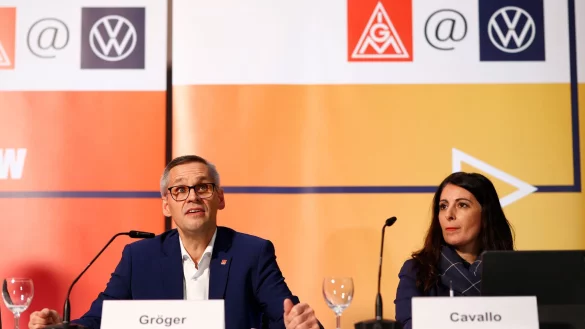 Die IG Metall sprach vom «Weihnachtswunder von Hannover». - © Moritz Frankenberg/dpa