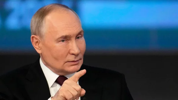 Putin ist eigenen Angaben nach bereit zu Kompromissen in der Ukraine. - © Alexander Zemlianichenko/AP/dpa