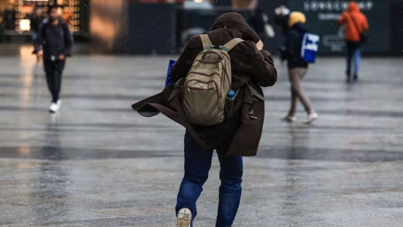 In Nordrhein-Westfalen wird es zum Ende der Woche ungemütlich. (Symbolbild) - © Oliver Berg/dpa