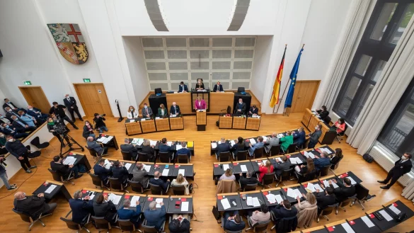Die saarl&auml;ndischen Landtagsabgeordneten wollen k&uuml;nftig auch mit den Kollegen anderer frankophoner Parlamente enger zusammenarbeiten. (Archivfoto) - &copy; Harald Tittel/dpa