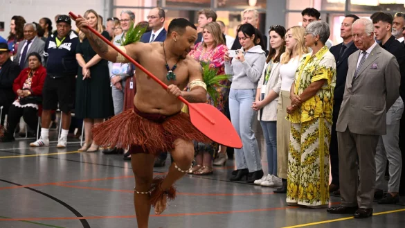 Die schwierige Beziehung zu den indigenen Australiern ist einer der zentralen Punkte der Reise. - &copy; Dan Himbrechts/AAP/dpa