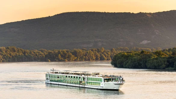 Die «Amara» ist das neueste Flottenmitglied bei Amadeus Fluss-Kreuzfahrten. - © Lüftner Cruises/Fotomontage/Amadeus/dpa-tmn